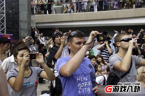 不是女人却胜过女人 2012人妖选美揭幕