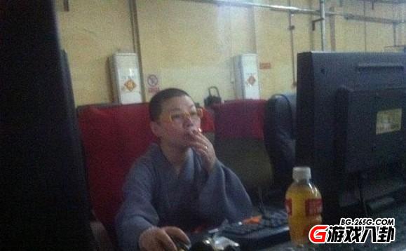 “玩男人,抽烟,喝酒,玩网游!现在的尼姑真不得了啊！