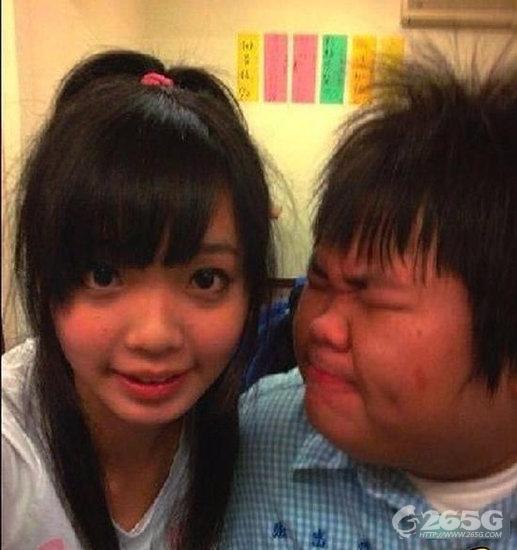 励志哥重出江湖曝半裸亲密照 引游戏玩家关注